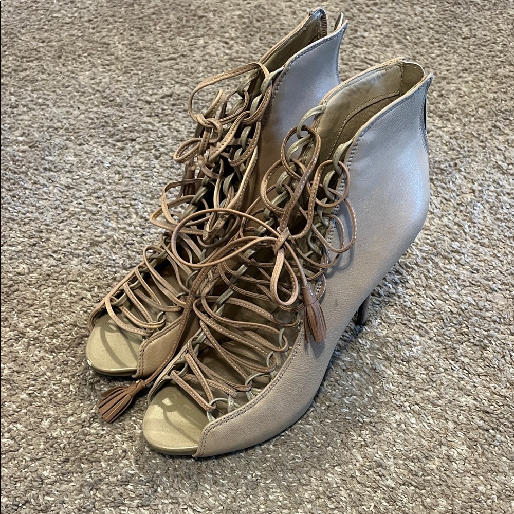 Steve Madden Elegant Lace-Up Heeled shoes